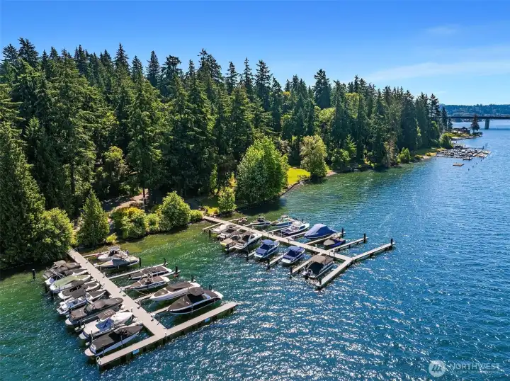 Beaux Arts Village residents share nearly a quarter mile of private Lake Washington waterfront through the Western Academy of Beaux Arts (WABA), including community moorage just minutes from the East Channel Bridge.