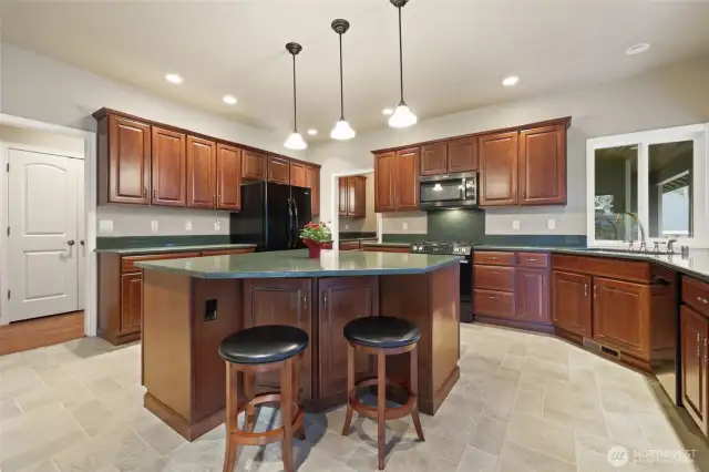 Kitchen with beautiful quartz counter tops