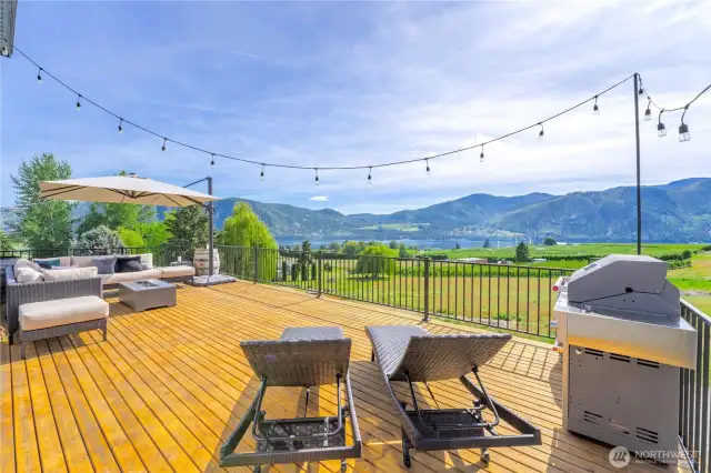 Exterior view 1 of upper level deck w/ views overlooking Lake Chelan.