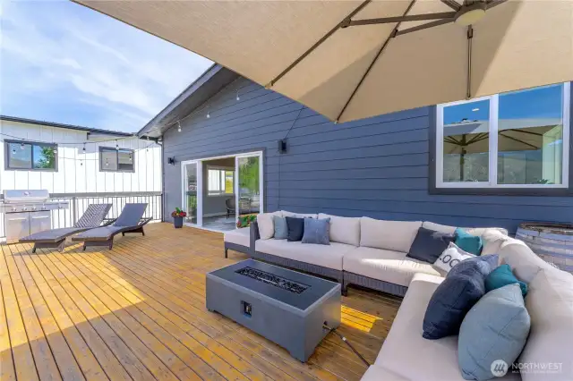 Exterior view 3 of upper level deck w/ views overlooking Lake Chelan.