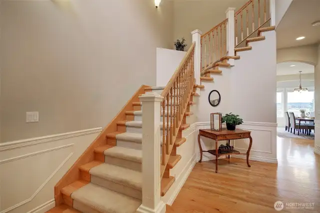 Grand entry with vaulted ceilings