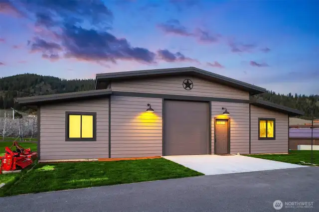 Detached Workshop, 3 bays includes 1/2 bath and office