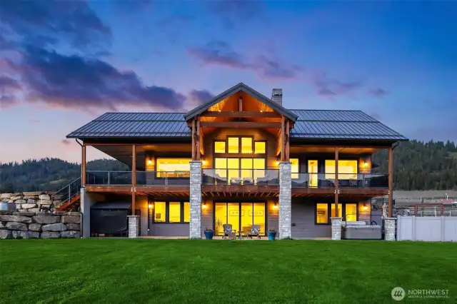 Rural living, yet an easy 8-minute drive to central Leavenworth