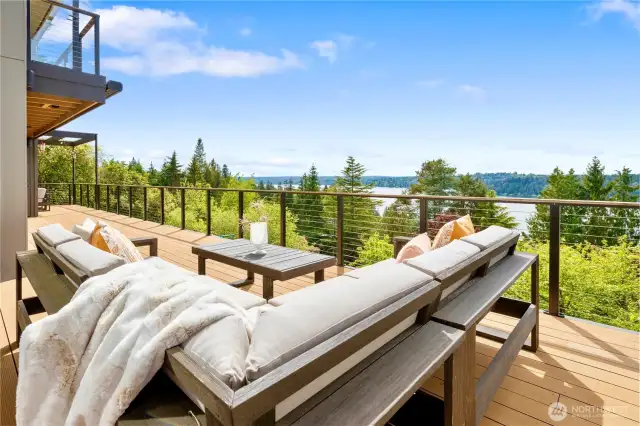 Spend afternoons watching the activity on the lake or entertaining large groups on the expansive deck.