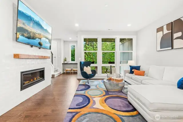 the 9 ft ceilings, abundance of windows makes this airy and bright with great privacy