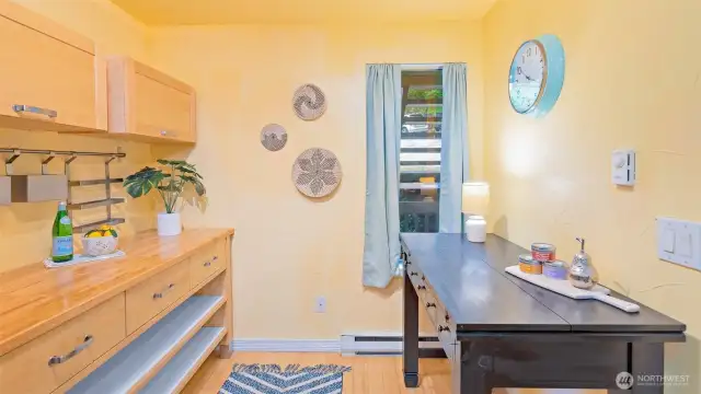 This dining nook now shines as an eating bar and extra prep space. And the best part? These versatile pieces can easily be moved and reimagined anywhere in your new home.