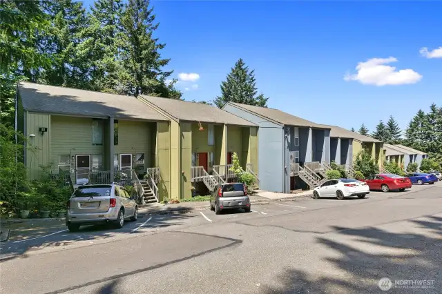 This well-managed community sparkles with recent updates and standout affordability - proof that great living doesn’t have to come with a big price tag!