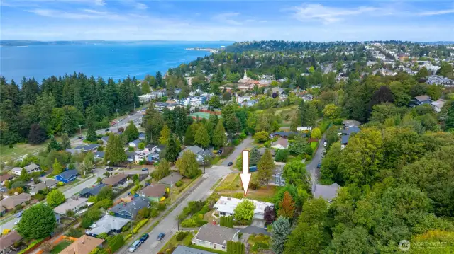 Looking North towards Alki Point.