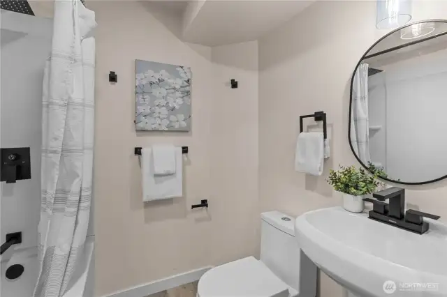 Unit B Full Bath