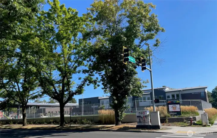 Sunnyland Elementary School is only TWO blocks away!