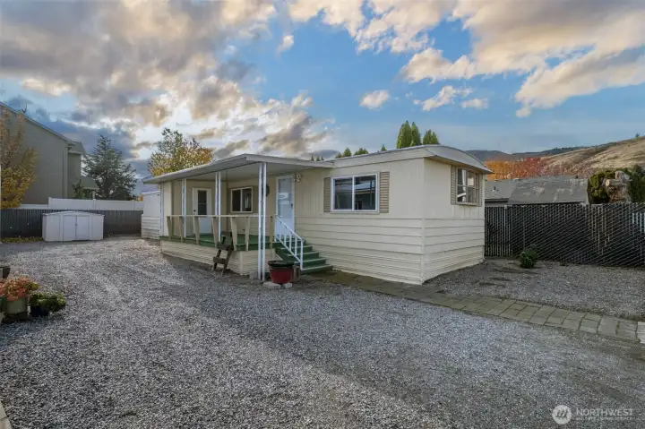Home on location with metal stoprage shed (included)