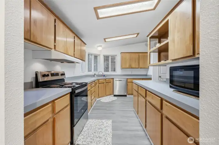 Loads of space and light for storage and meal prep.