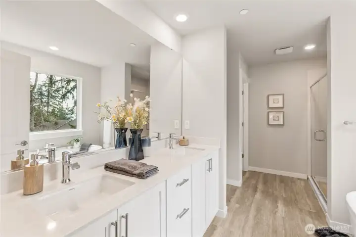 Double vanity. Photos are for representational purposes only. Colors and finishes may vary.