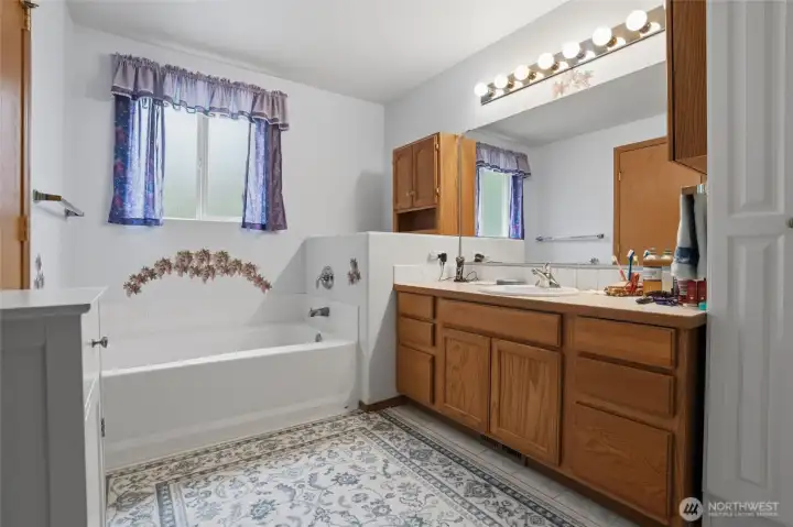 Soaking tub.