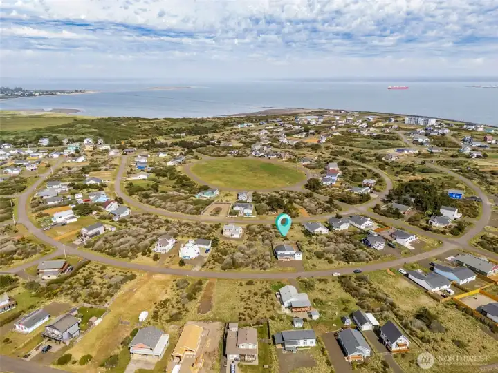 This neighborhood is walking distance to the jetty & the beach. Close to the ocean and the bay!