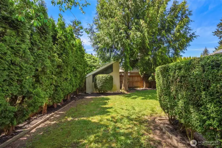 The shed mirrors the house architecture!
