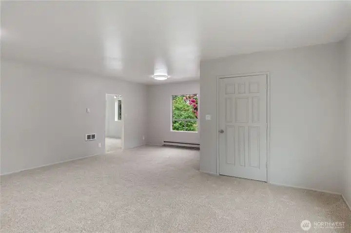 6411 entry and dining