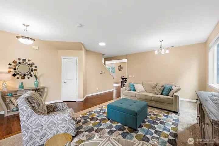 Living room 21'x17'