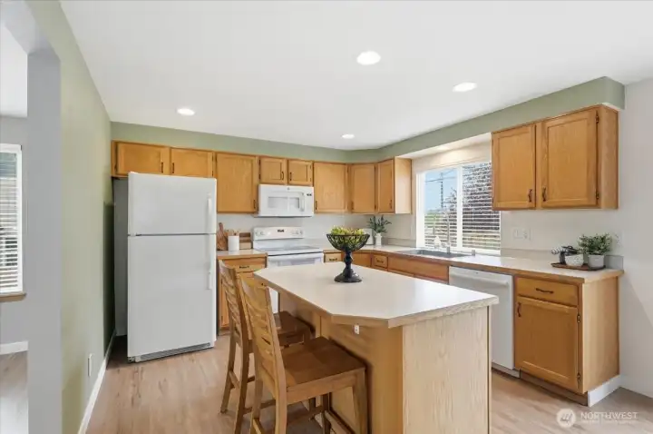 Kitchen island with seating and space for prep