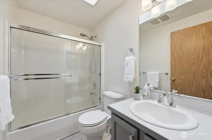 Upper guest full bathroom