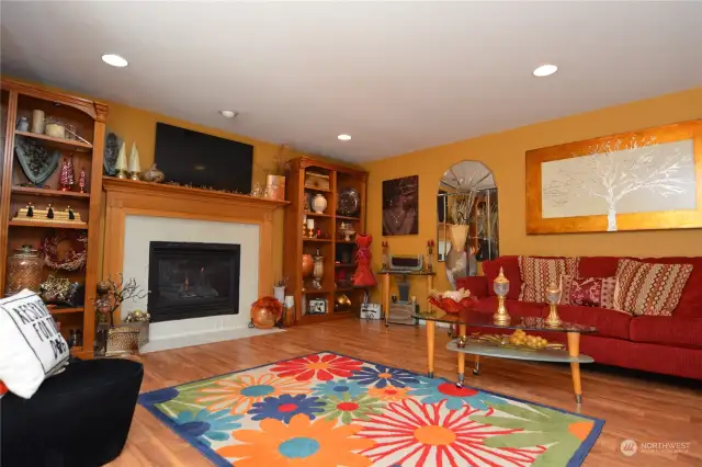 Family Room & Gas FP