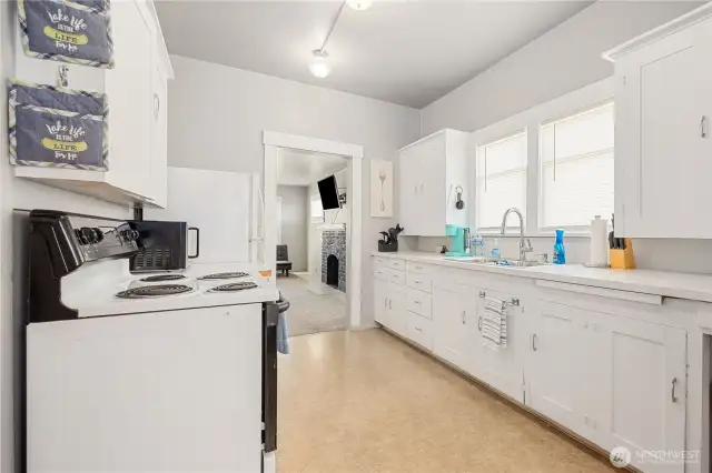 Full Kitchen leading to Family Room.
