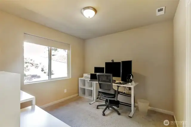 Secondary bedroom 1 - upper level 2