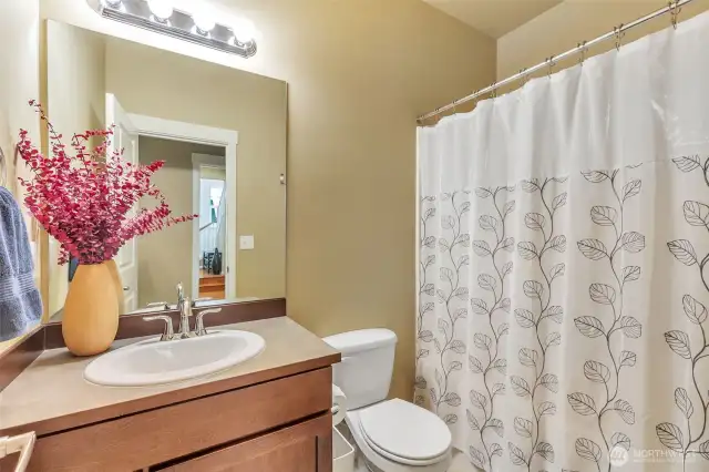 Attached bath to bedroom - entry level