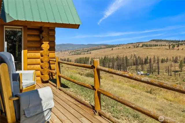 Large deck off the dinning room, with unobstructed views