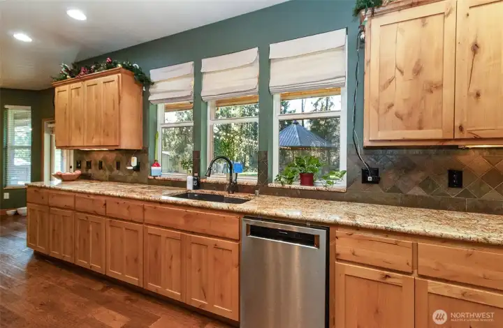 Plenty of kitchen cabinets