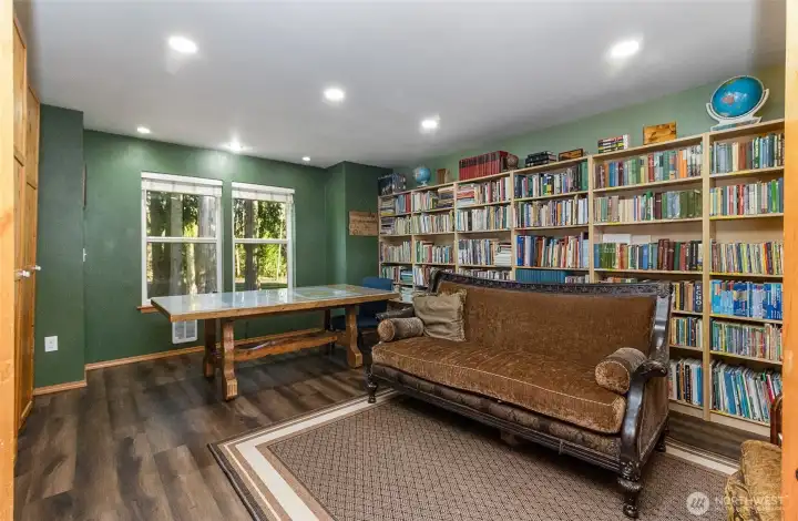 Library, homeschooling, shelves stay