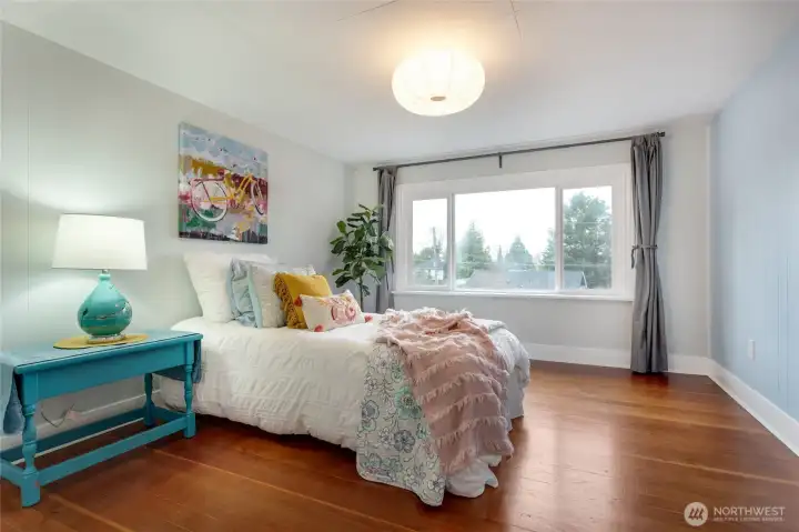 3rd bedroom, upstairs