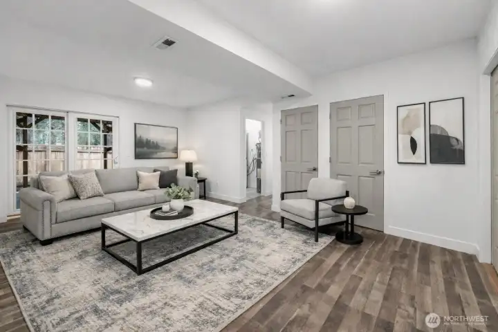 Downstairs Family Spacious Family Room