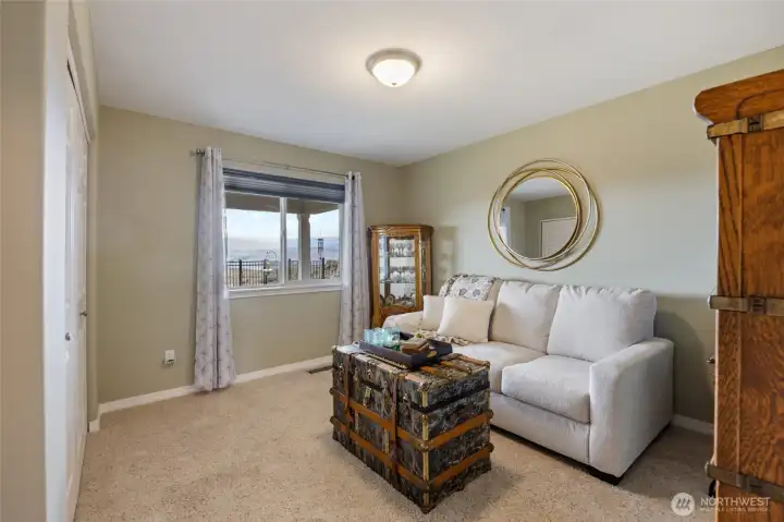 Bedroom 3 (with a mountain view)