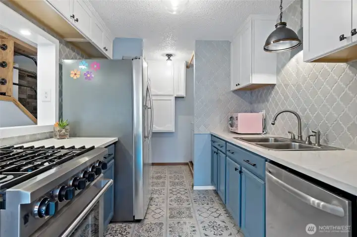 Seamless Flow Between Kitchen, Dining, & Living Area