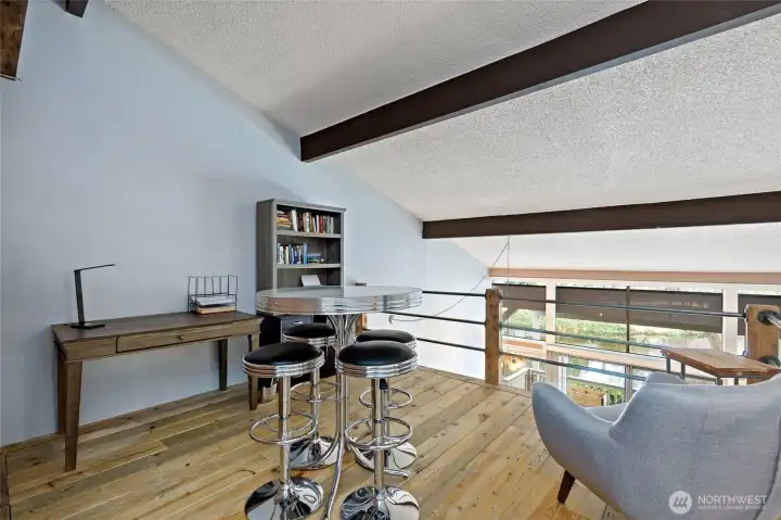 Charming Rustic Loft—Ideal for a Home Office