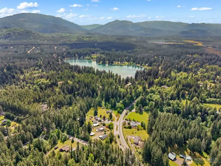 Lake Retreat just minutes away. Lake Retreat just minutes away.