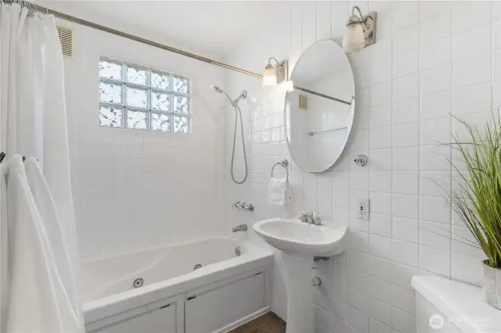 Main Floor Full Bath