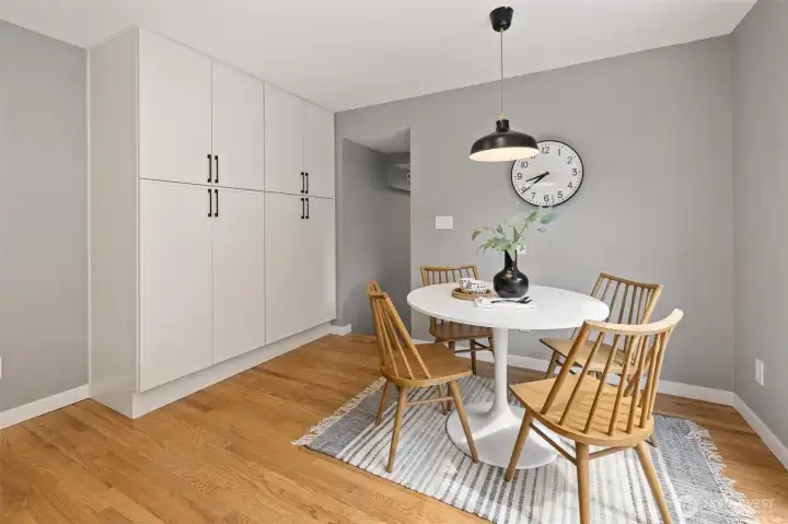 Laundry and an office is right through that hallway.