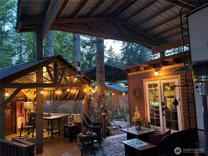 BEAUTIFUL LIGHTING AT NIGHT