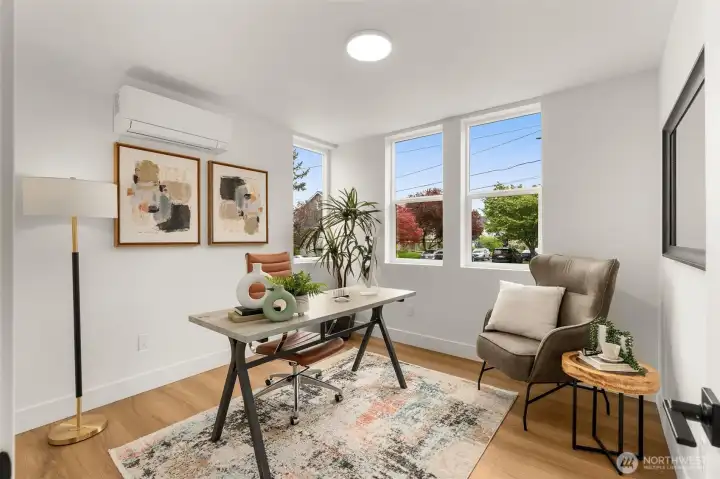 Bedroom/Office on entry level