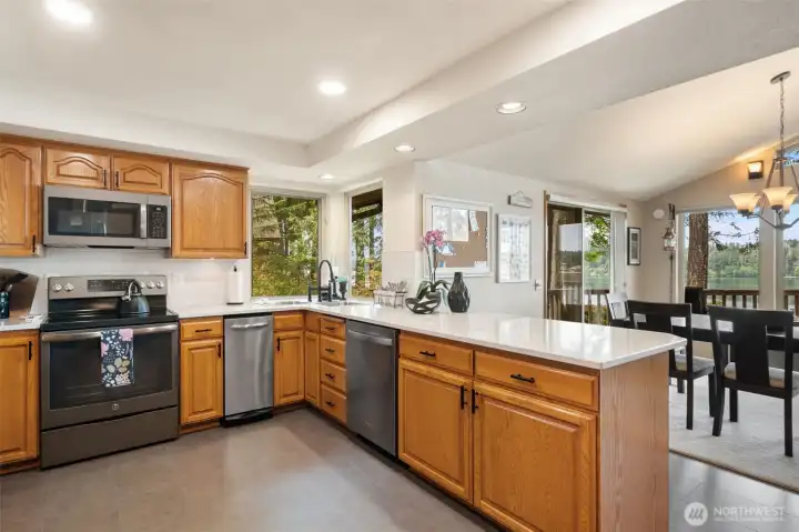 Updated Kitchen & New Appliances Updated Kitchen & New Appliances