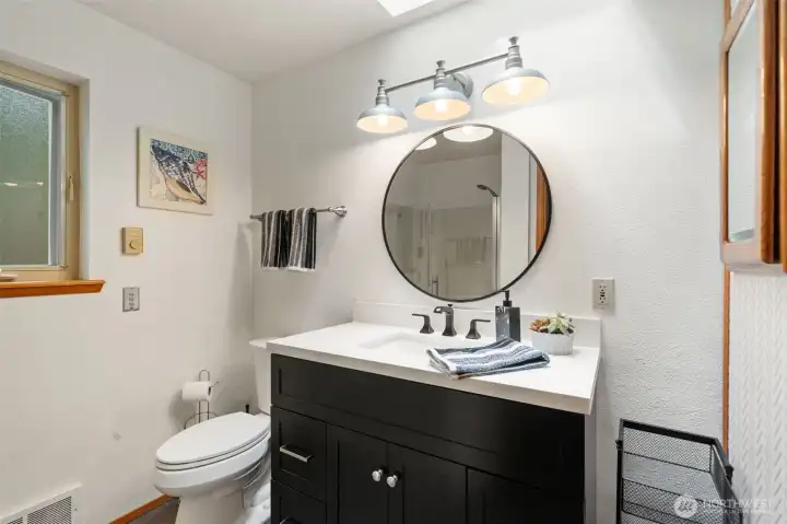 Primary en-suite bathroom Primary en-suite bathroom