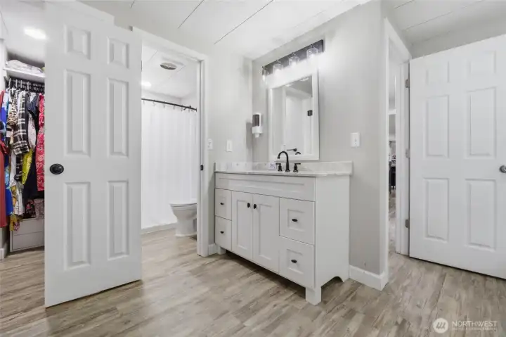 Master Bedroom's vanity