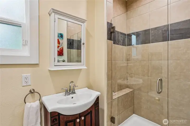 Main floor bath.