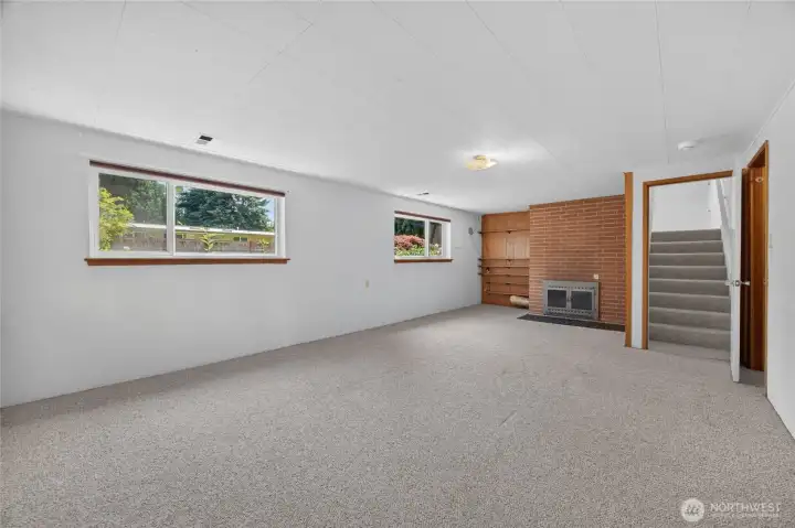 Downstairs extra room with fireplace Downstairs extra room with fireplace