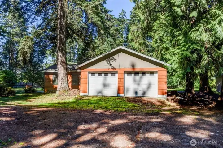 3 Car Garage / Shop