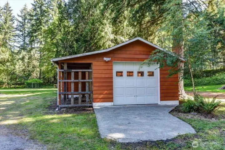 3 Car Garage / Shop