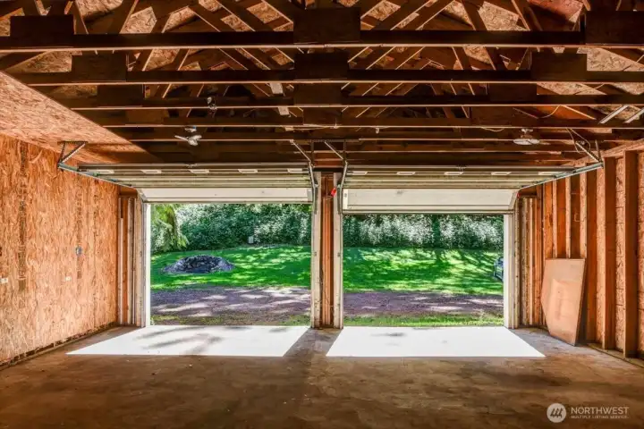 3 Car Garage / Shop