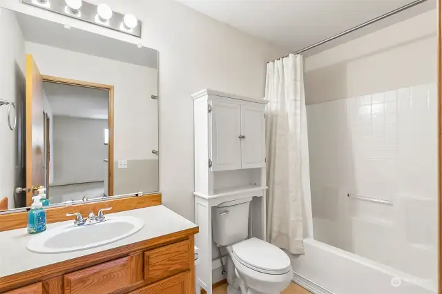 Full Guest Bathroom